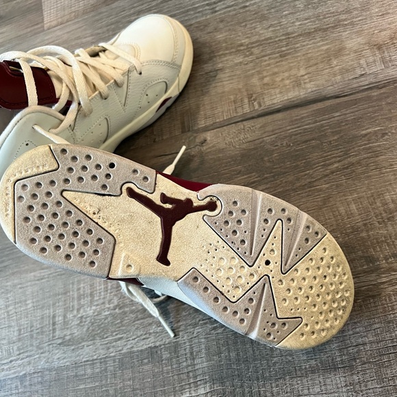 Jordan’s - Picture 4 of 4